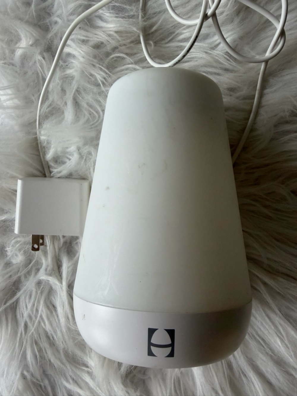 Hatch Rest White Night Light and Sound Machine, useful for nursery